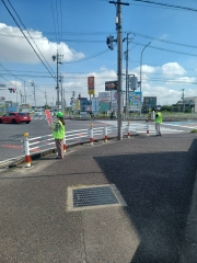 7月23日(水)、CSR活動の一環として交通安全啓蒙街頭キャンペーンを行いました。