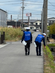 12月16日（火）、CSR活動の一環として会社周辺のごみ拾いを実施しました。